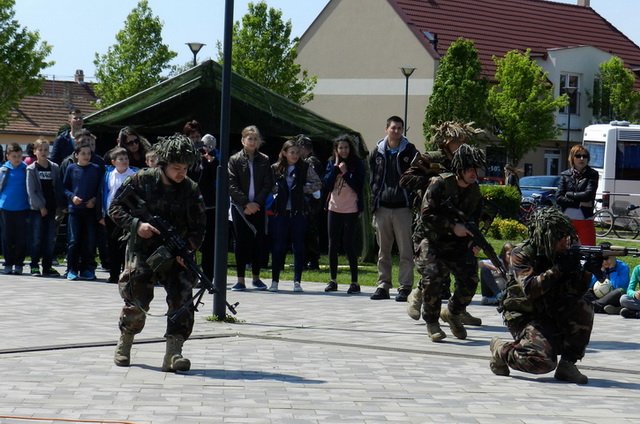 Katonai toborzás Berettyóújfaluban 38